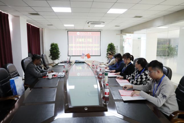 马来西亚玻璃市大学代表来我们交流访问