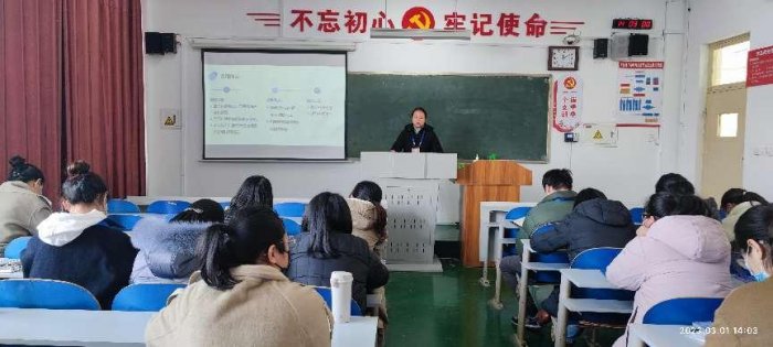 取长补短，改革共进——我们召开课堂教学改革研讨会